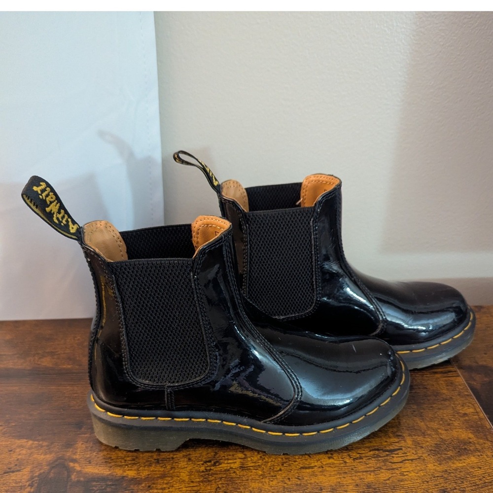 Dr. Martens 2976 Black Patent Lamper Chelsea Boots Women 6 US L EU 37 UK 4